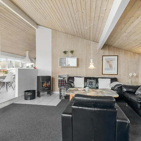 Holiday home Stunning In Henne With Sauna